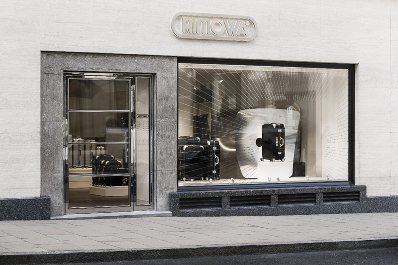 rimowa central world